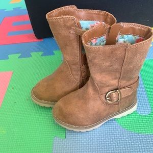 Cat and jack girls boots, size 5